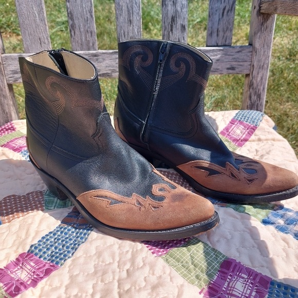 Women's Durango Western Bootie, SW2984 - Picture 3 of 16